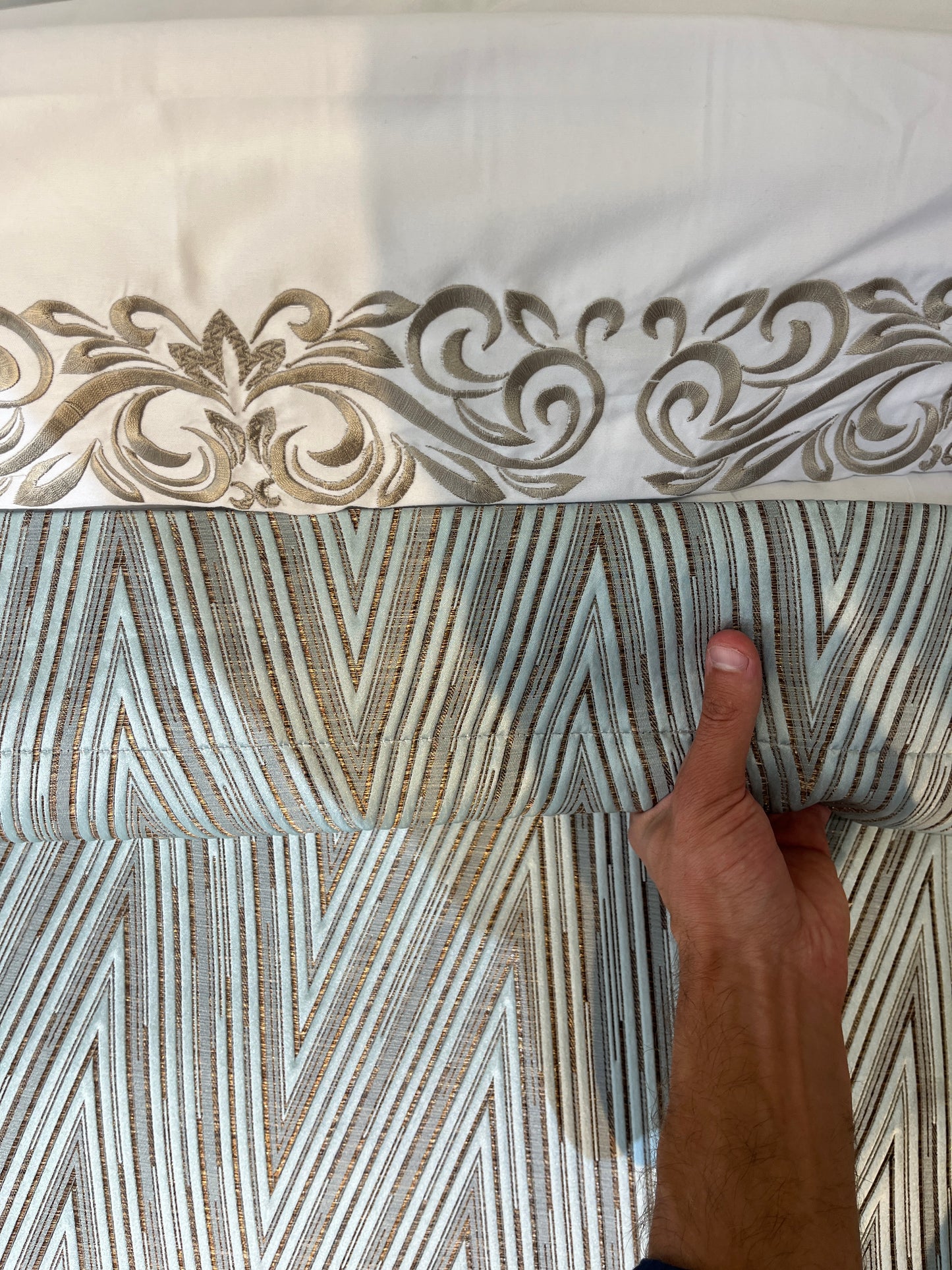 🛏️ Couvre-lit velora – Luxe, Confort & Élégance