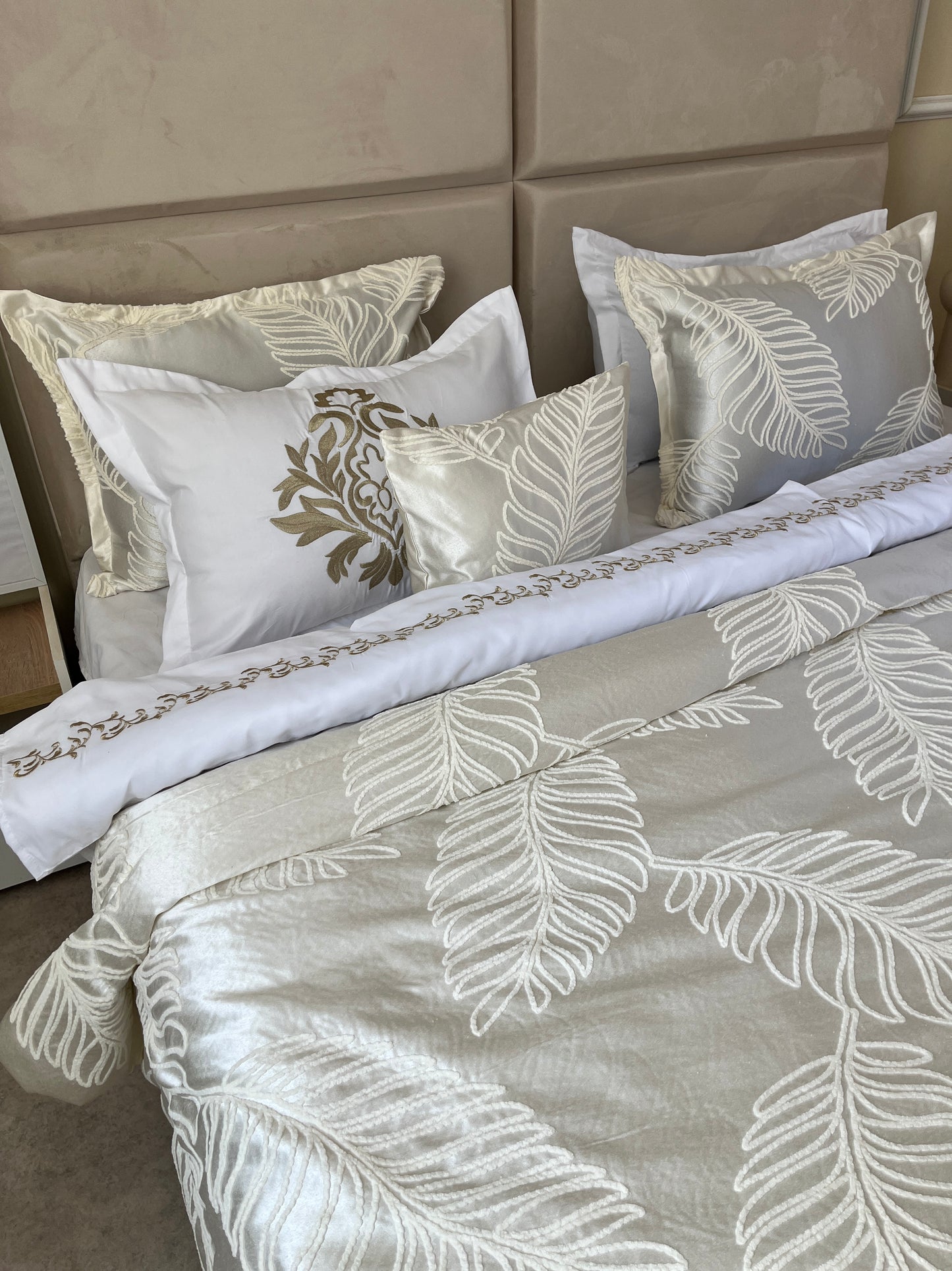 Couvre-lit satine  de Luxe 8  Pièces ✨+ taies oreiller offerte