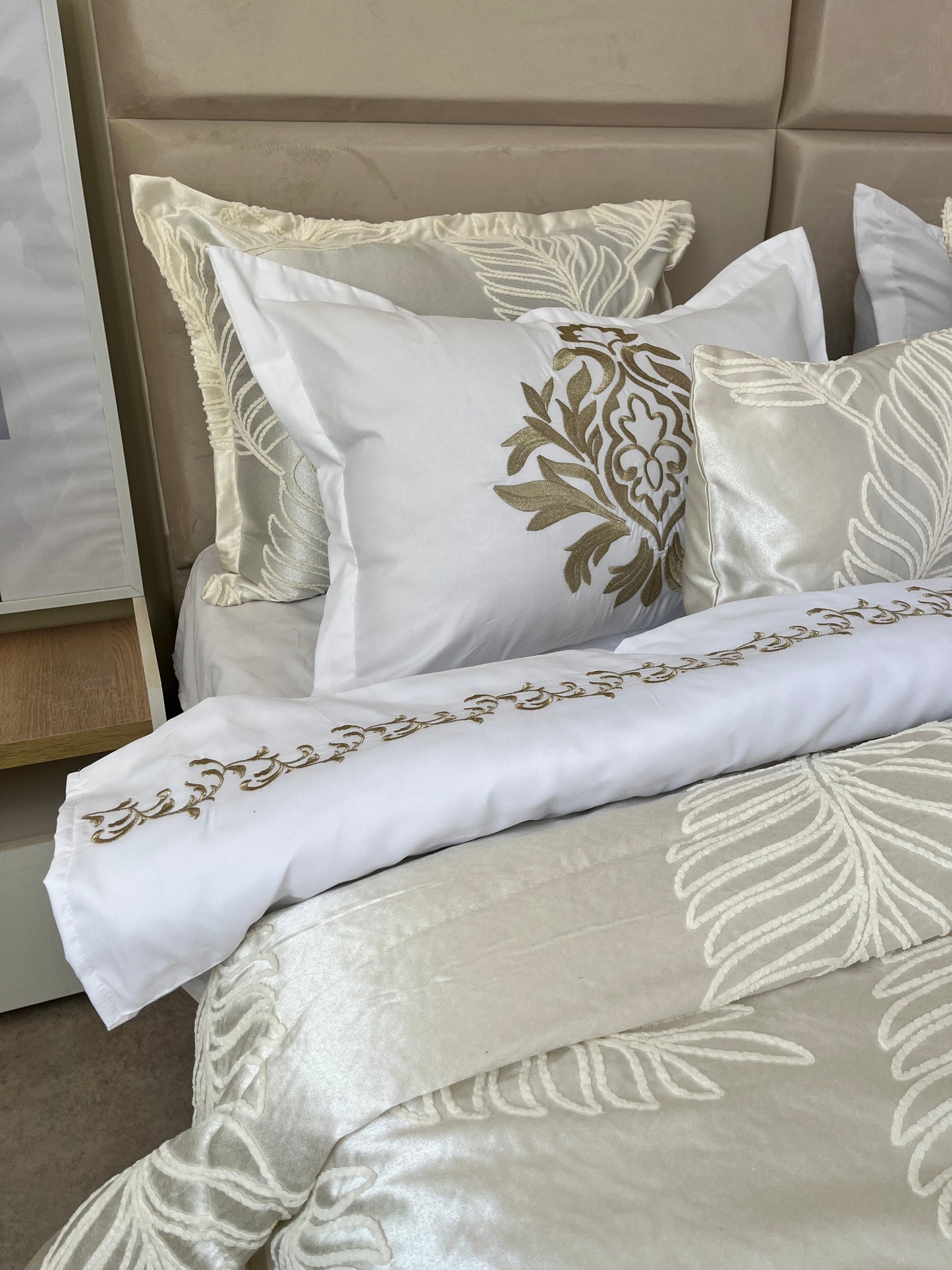 Couvre-lit satine  de Luxe 8  Pièces ✨+ taies oreiller offerte