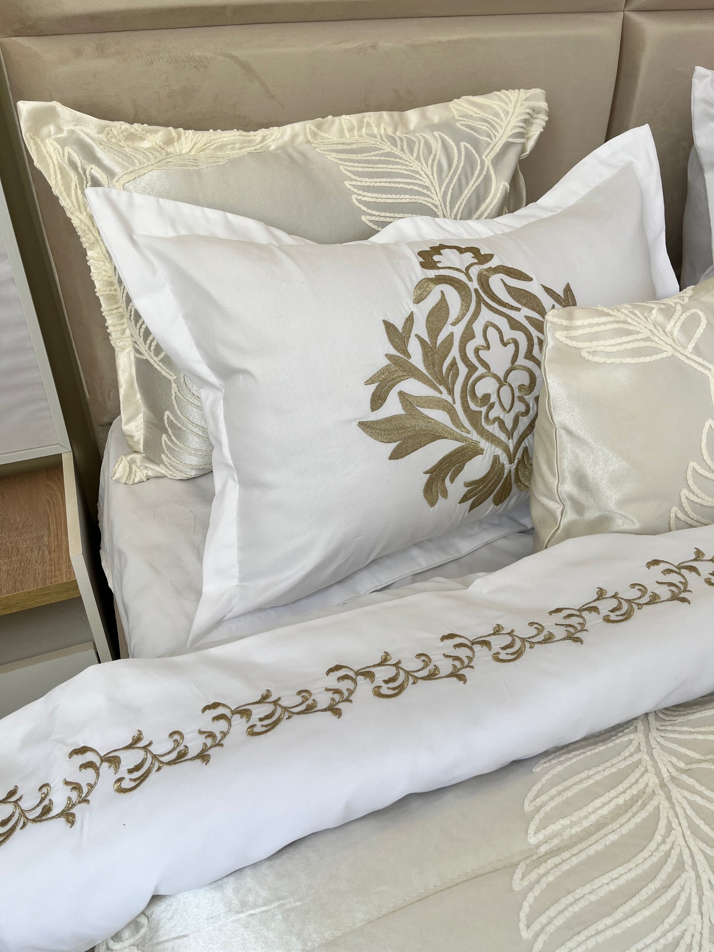 Couvre-lit satine  de Luxe 8  Pièces ✨+ taies oreiller offerte