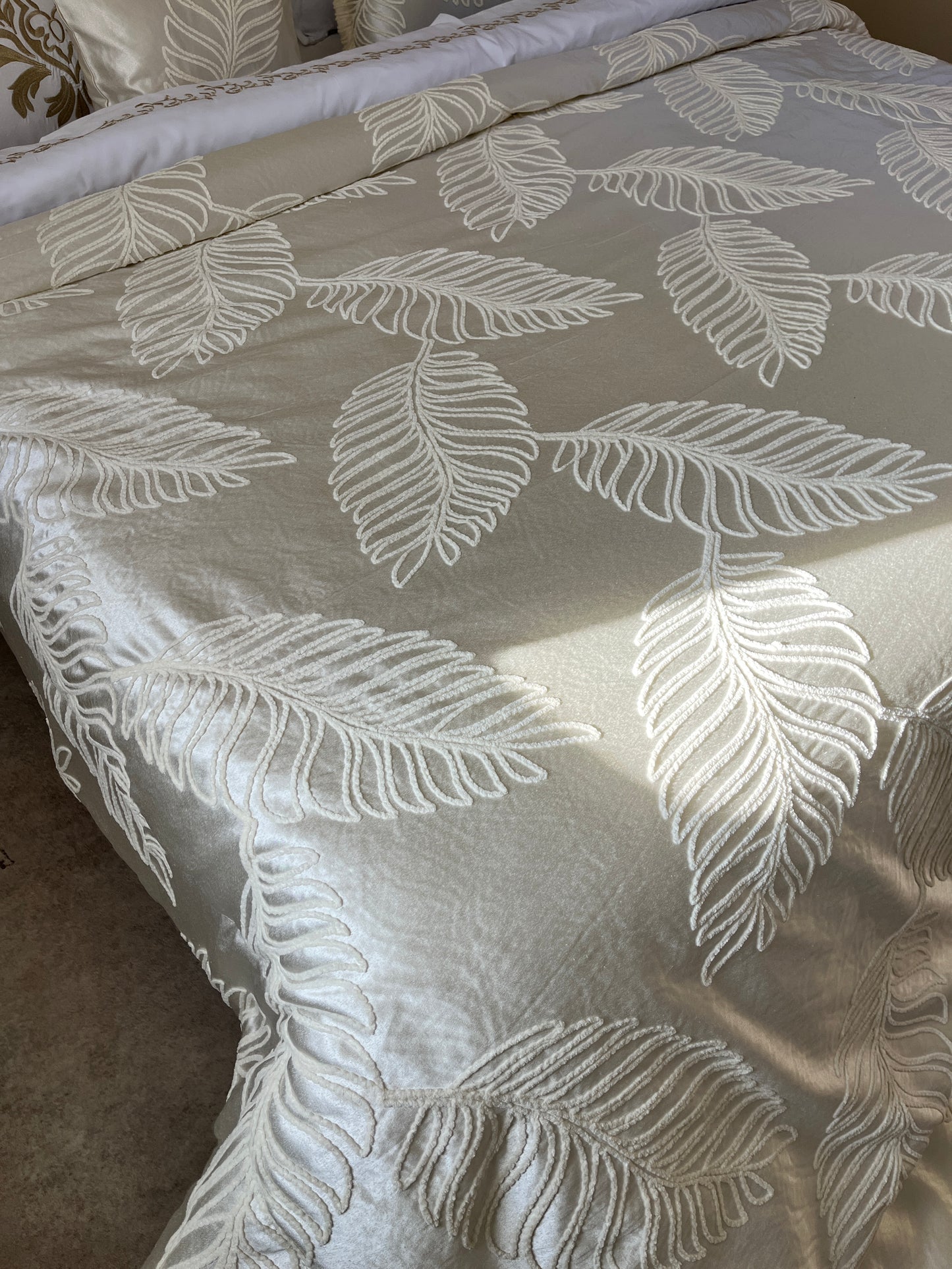 Couvre-lit satine  de Luxe 8  Pièces ✨+ taies oreiller offerte