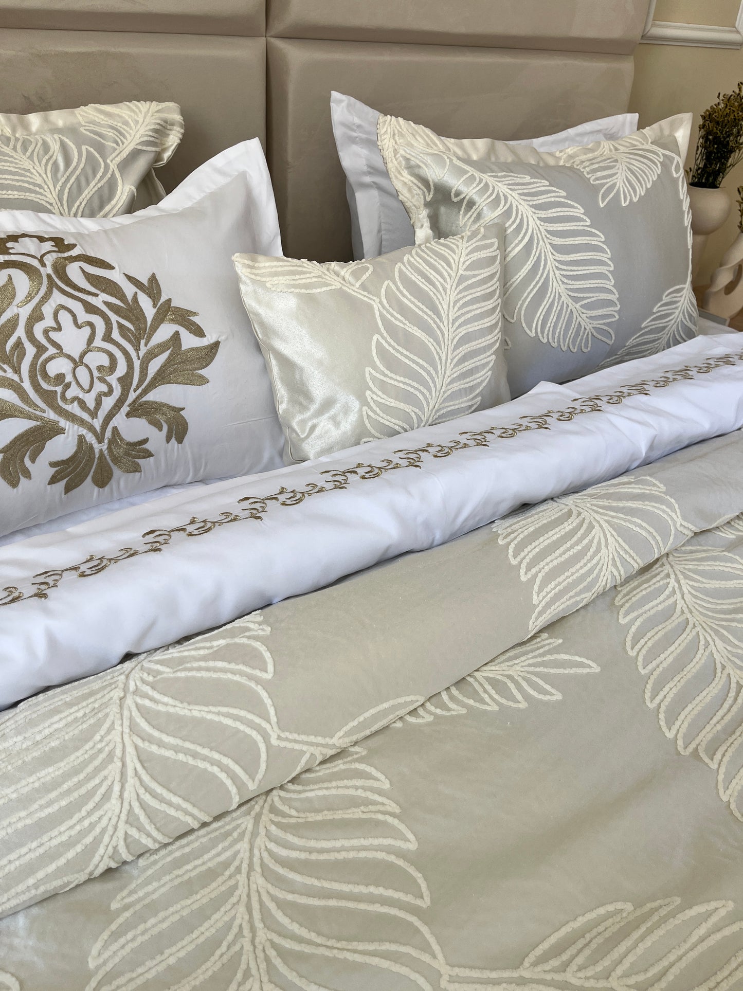 Couvre-lit satine  de Luxe 8  Pièces ✨+ taies oreiller offerte