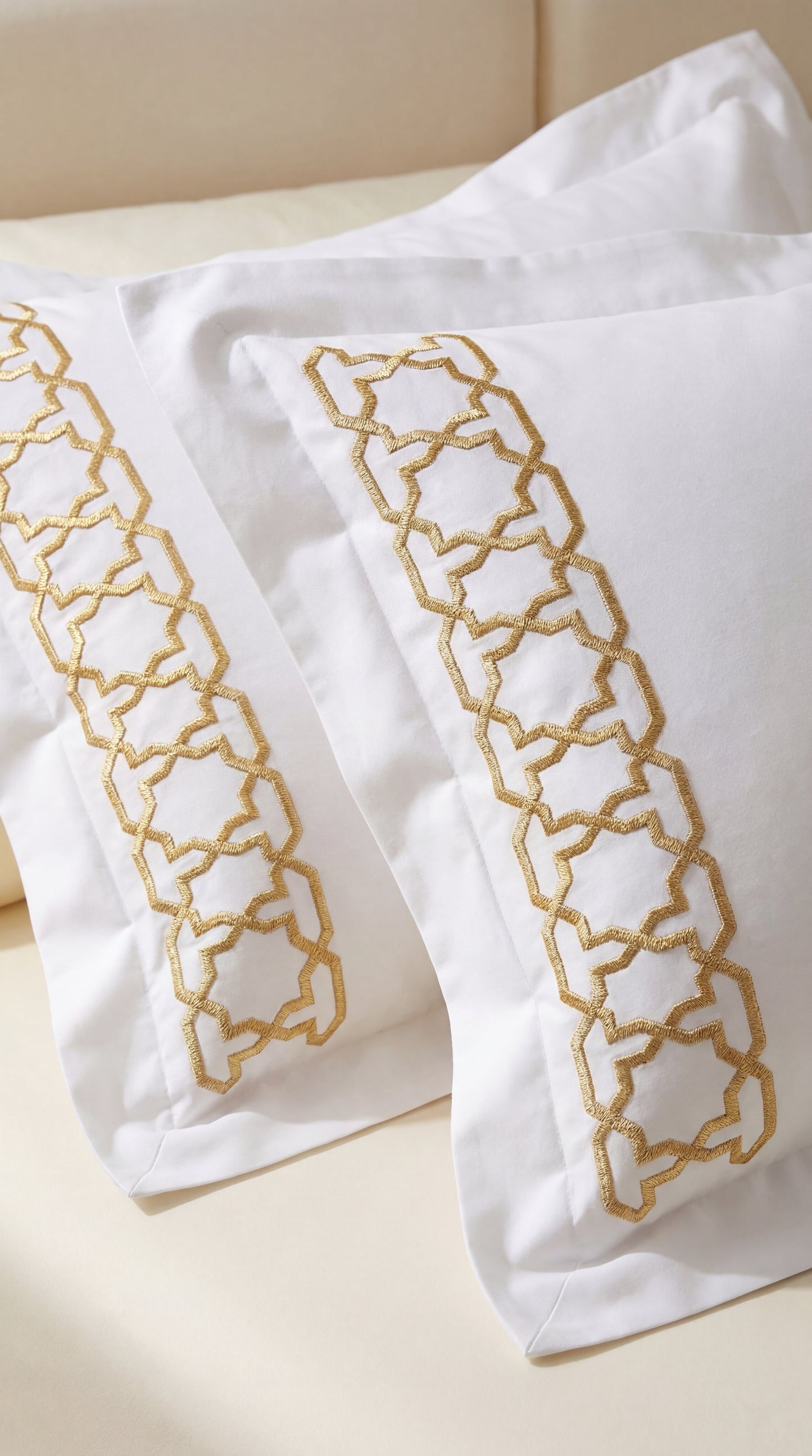 Parure de Drap Brodée 4 Pièces — King Size | Microfibre Premium Sophia Home