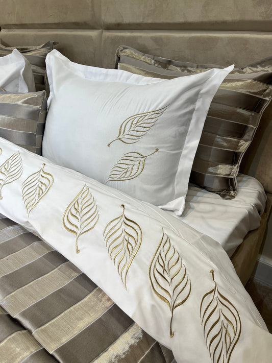 Ensemble Couvre-lit 7 Pièces Elegancia – Brocart Raffiné et Broderies Dorées